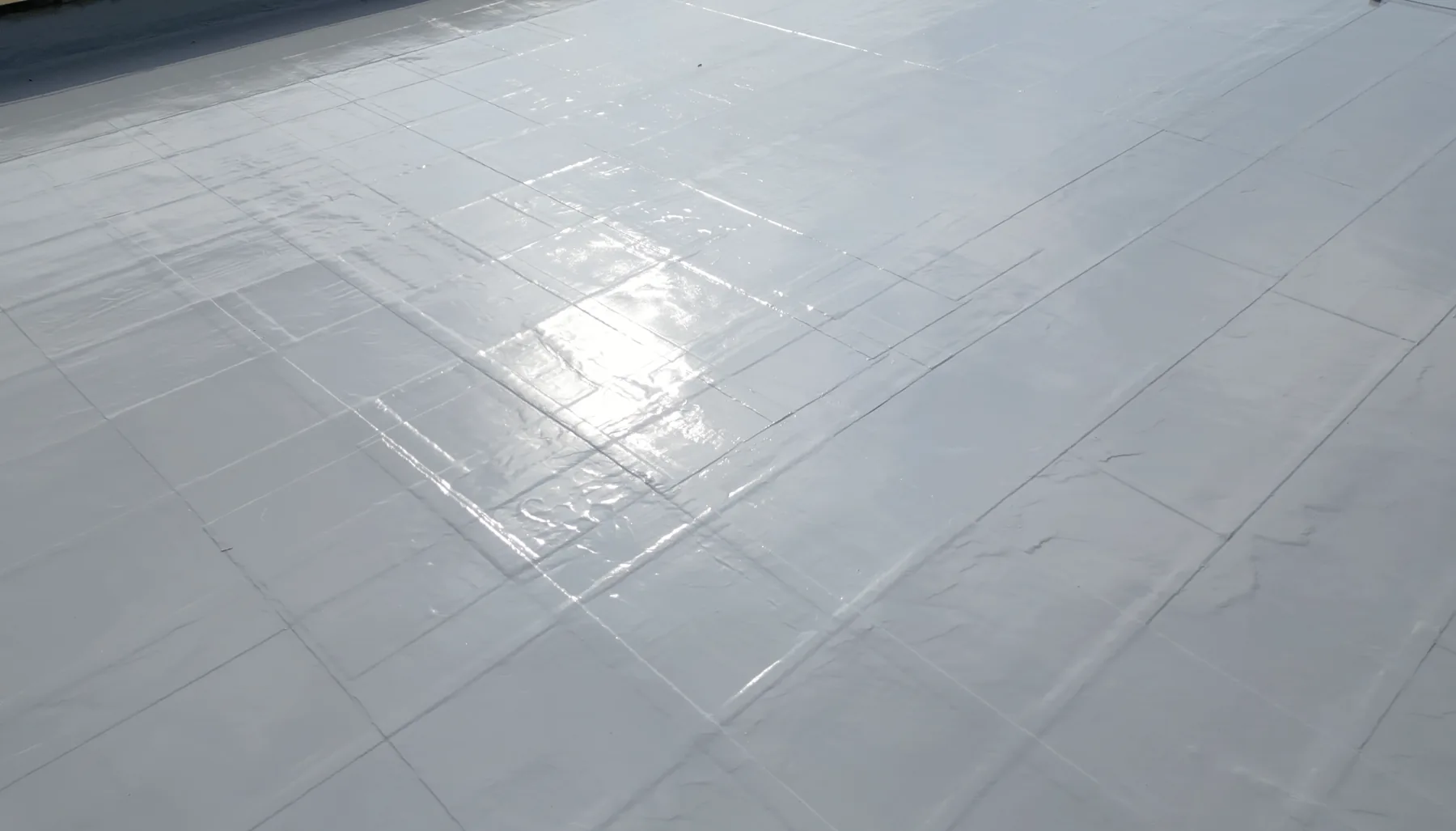成品浅灰色防水保护涂层表面细节