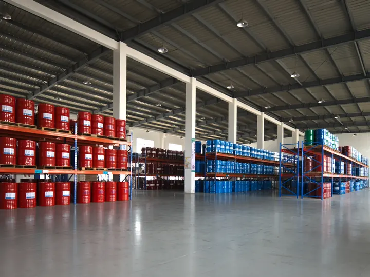 Bw蓝鲸鱼聚脲成品仓库，用于组织涂料产品的存储和供应