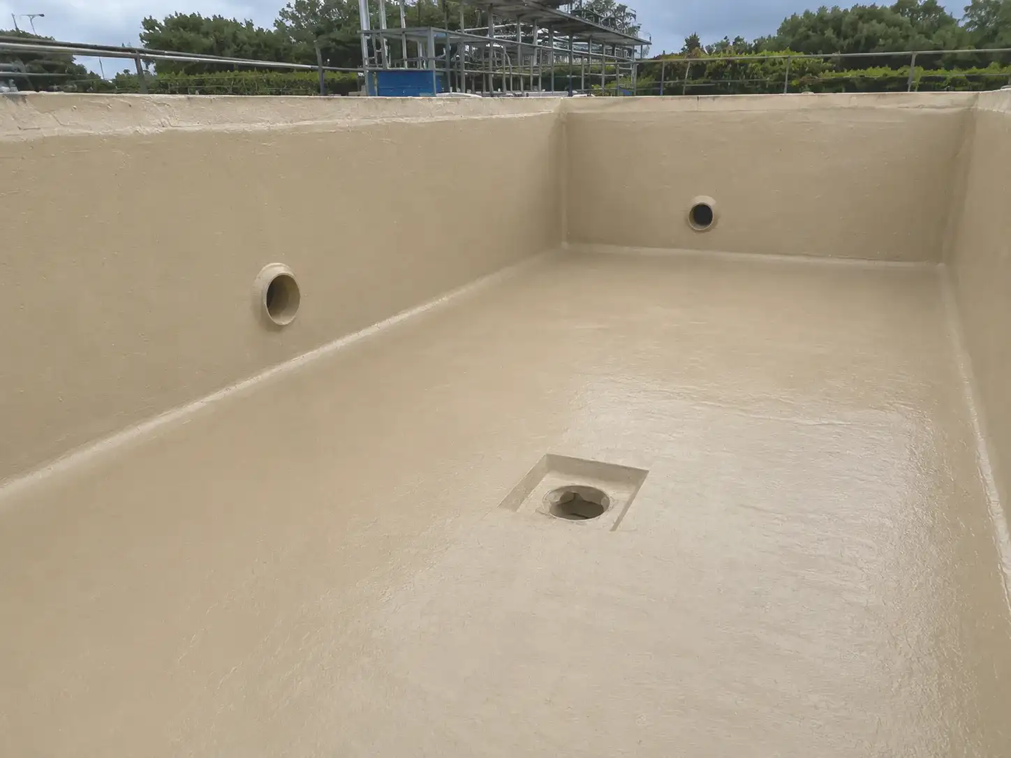 污水池防腐涂装前石英砂修补找平应用