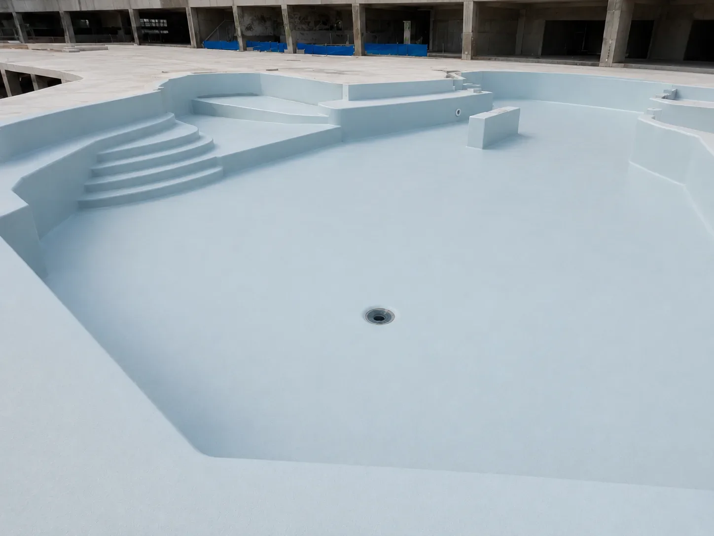 BW0-8029耐氯面漆后的泳池防水面成品