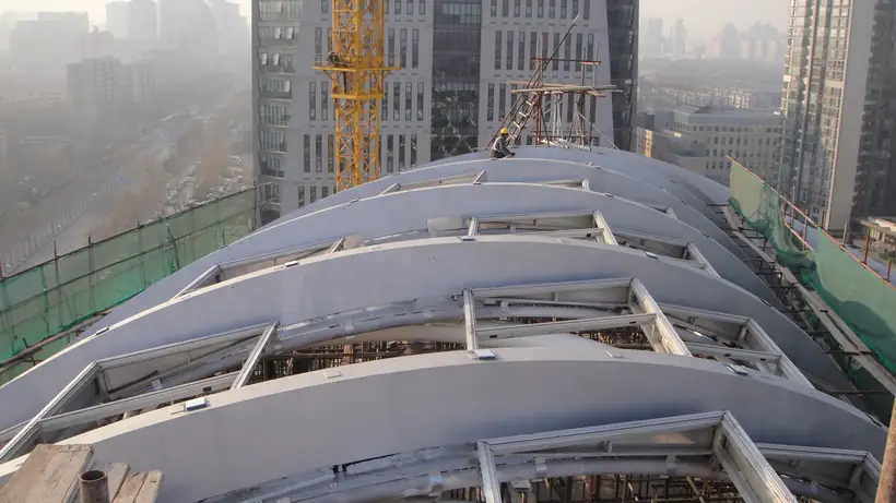带 BW0-8028 防护面漆的弧形建筑钢框架