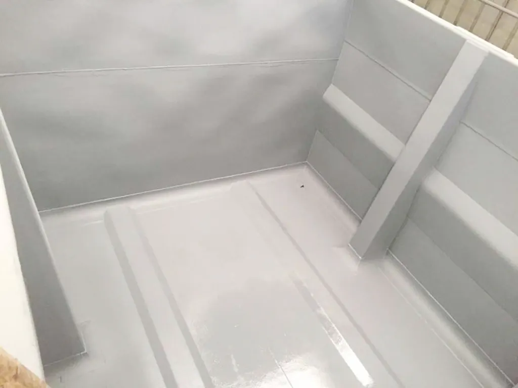 成品聚脲卡车内衬内表面